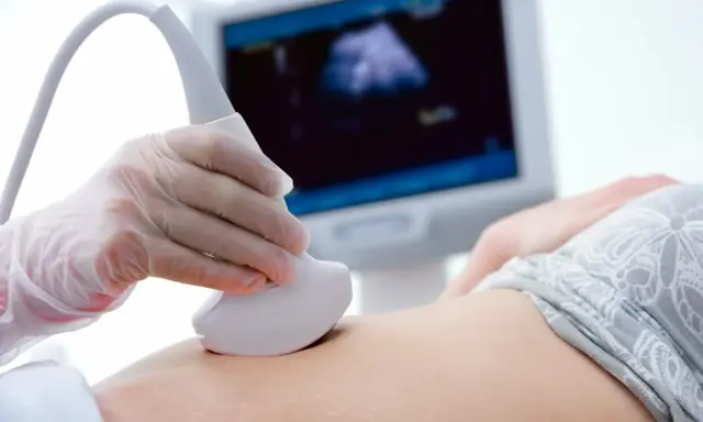 Ecografia per la diagnosi prenatale, utile per identificare la sindrome di Edwards e altre anomalie.