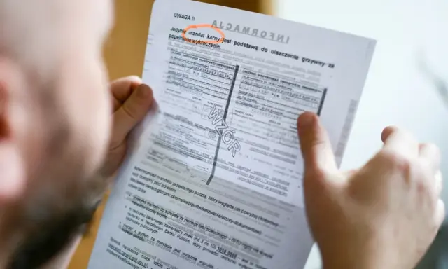 Mandat z fotoradaru? Uniknij go legalnie! Co robić po wezwaniu?