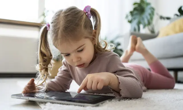 Czy Twoje dziecko jest przebodźcowane? Objawy i skuteczne wsparcie