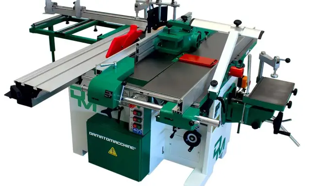 Máquina combinada de carpintería con sierra, cepilladora y fresadora, lista para transformar madera.