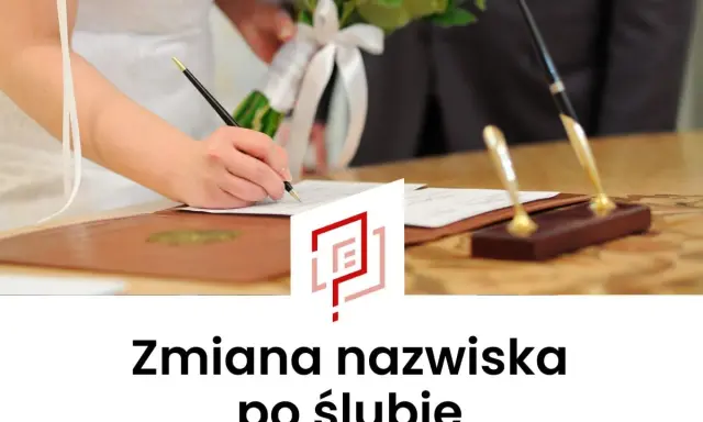 Panna młoda podpisuje dokumenty ślubne, decydując, jakim nazwiskiem podpisać się na ślubie cywilnym.