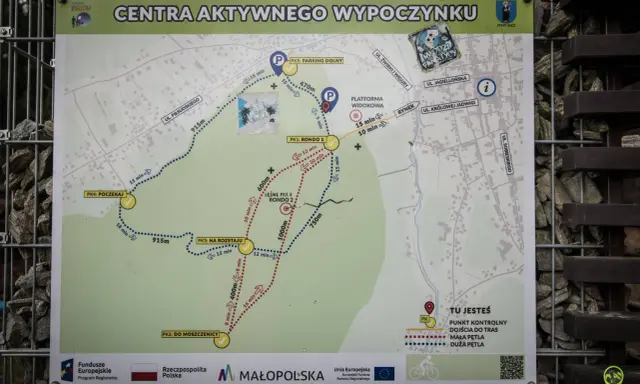 Mapa szlaków pieszych w Starym Sączu, z zaznaczonym leśnym molem, punktami kontrolnymi i czasami przejść.