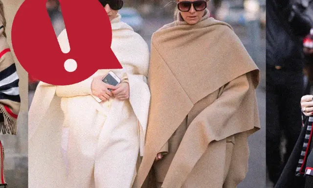 Due donne eleganti mostrano come indossare una mantella con stile, una in crema e l'altra in cammello.