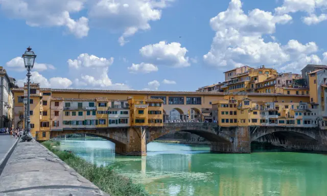 Ponte Vecchio a Firenze, un'icona da non perdere se ti chiedi cosa vedere a Firenze in un giorno.