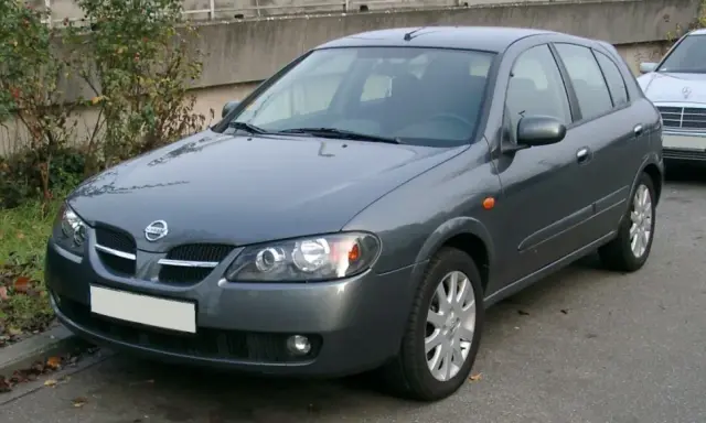 Nissan Almera N16: Pojemność baku (60L), rezerwa i zasięg