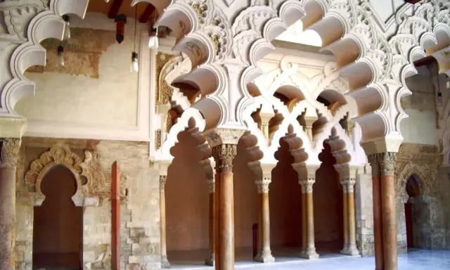 Palacio de la Aljafería: Horarios, precios y cómo visitarlo gratis