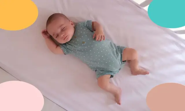 Bebé durmiendo plácidamente en su cuna, quizás porque mi bebé de repente duerme mucho.