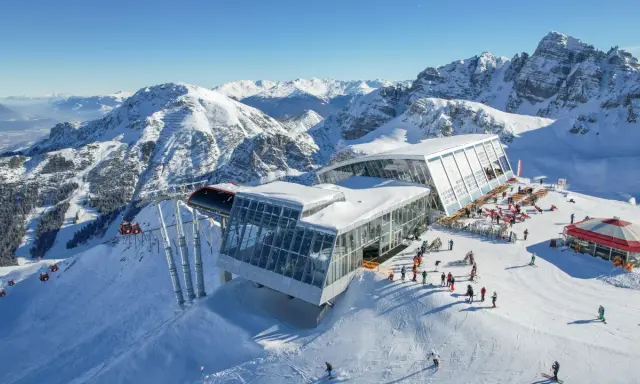 Narty Austria: Wyciągi, karnety, top ośrodki. Jedź mądrze!