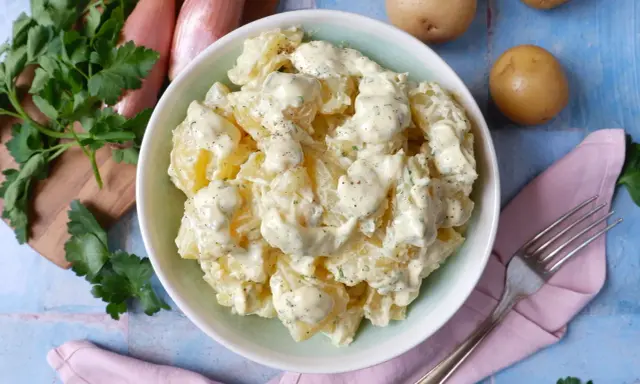 Insalata di Patate Tedesca: Ricetta Autentica e Segreti (Nord vs Sud)