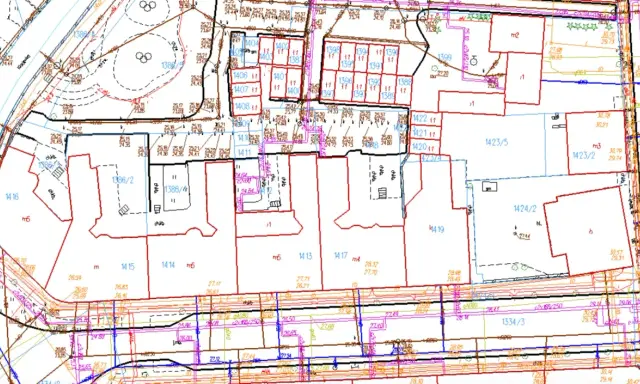 Plan zagospodarowania przestrzennego (mpzp) przedstawia działki budowlane z numeracją i wymiarami.