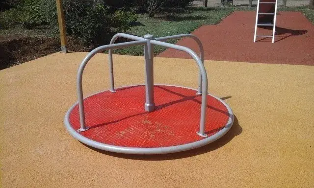 Ile kosztuje karuzela na plac zabaw? Uniknij ukrytych wydatków!