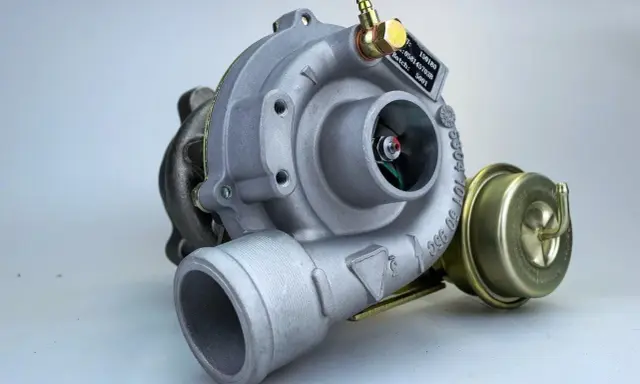 Turbocharger de coche. Aunque se puede circular con el turbo roto, no es recomendable.