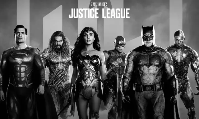 La Justice League di Zack Snyder: Superman, Aquaman, Wonder Woman, Flash, Batman e Cyborg pronti all'azione.