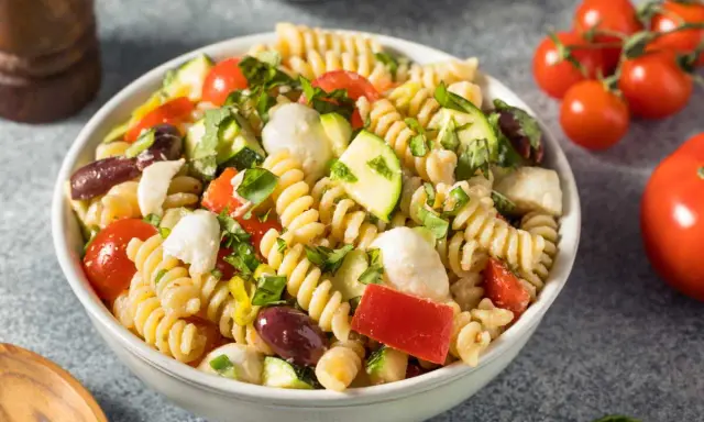 Salade de pâtes: recettes, astuces de pro et idées originales