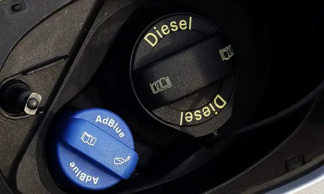 VW Touran: Pojemność baku, AdBlue, rezerwa ile litrów?