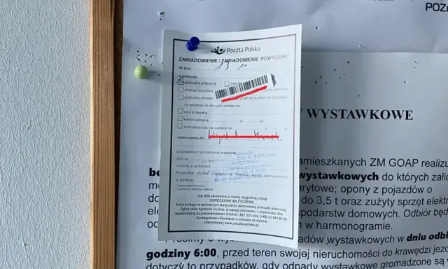 Zawiadomienie o wszczęciu egzekucji i wezwanie do zapłaty, z zaznaczonym terminem odbioru przesyłki pocztowej.