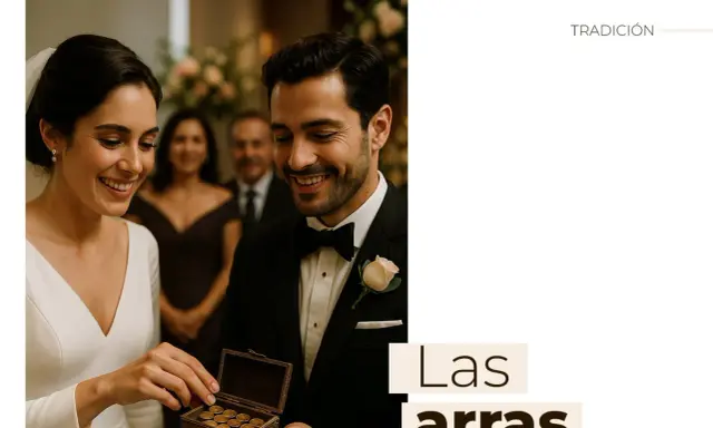 Novios sonríen mientras intercambian las arras en una boda mexicana.