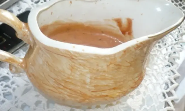 Ketchup z majonezem do frytek? Odkryj sekrety kultowego sosu!