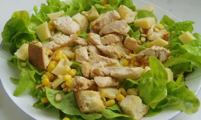 Salade de poulet parfaite : recettes et astuces de chef pour surprendre