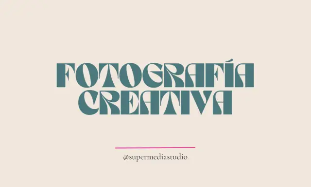 Texto en tipografía estilizada: "FOTOGRAFÍA CREATIVA". Debajo, una línea rosa y el nombre de usuario "@supermediastudio".