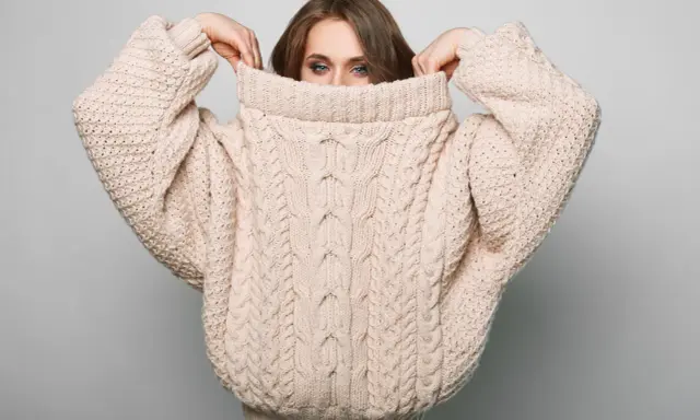 Gryzący sweter? Sprawdzone sposoby na miękkość i komfort noszenia