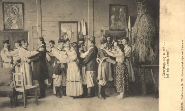 Wesele jaka epoka? Grupa ludzi w tradycyjnych strojach tańczy, tworząc radosną atmosferę.