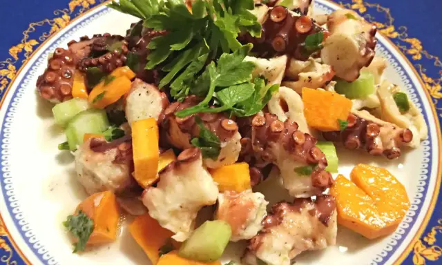 Insalata di Polpo Tenera: La Guida Definitiva (Senza Gommosità!)