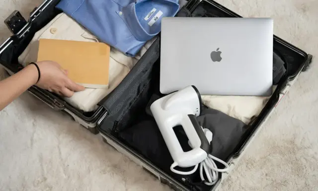 Pakowanie: czy można mieć laptopa w bagażu podręcznym? Tak, obok koszuli i podręcznego parowca.