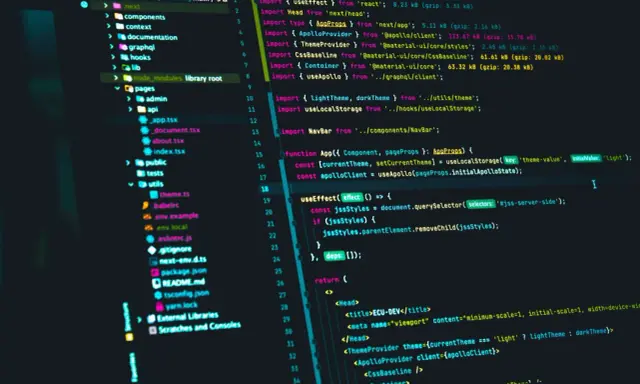 Kod źródłowy aplikacji React z wykorzystaniem wzorców projektowych JavaScript, m.in. hooków i zarządzania stanem.