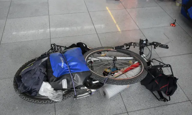 Przewóz roweru: auto, pociąg, bus, samolot. Która metoda najlepsza?