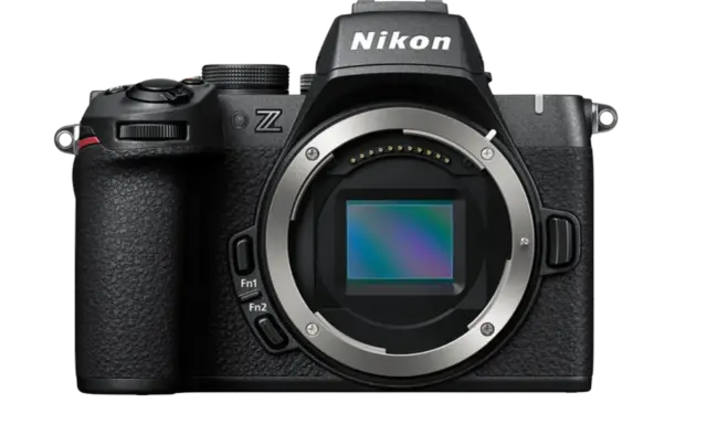 Cámara Nikon Z50, ideal para quienes buscan opiniones de calidad. Sensor visible, diseño ergonómico.