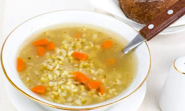 Minestra di Riso: Ricetta Classica e Varianti Facili della Nonna