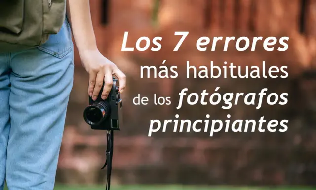 Persona con cámara lista para aprender fotografía. Los 7 errores más habituales de los fotógrafos principiantes.