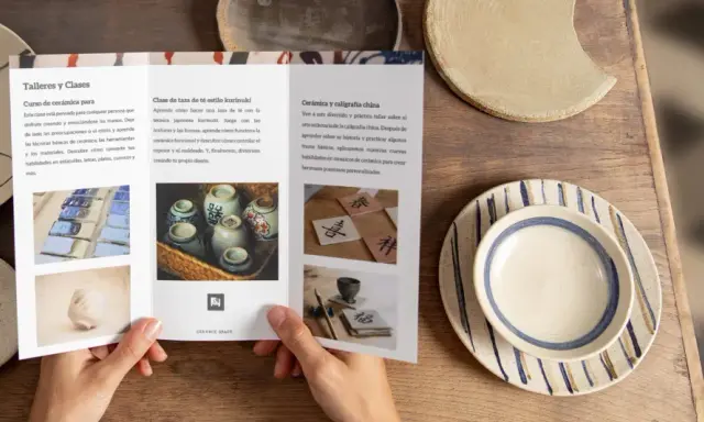 Folleto publicitario ejemplo: talleres de cerámica y caligrafía china. Aprende a crear piezas únicas y personalizadas.