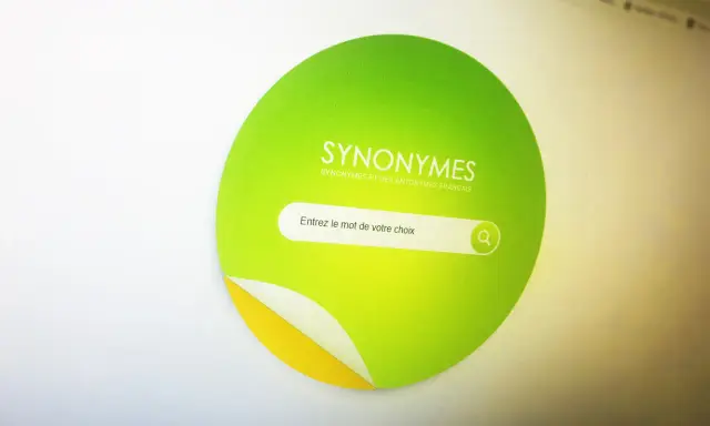 Le site Synonymes.fr, un synonyme de beauté pour le langage, propose une barre de recherche pour trouver des mots.