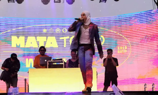 Mata na scenie, tłum szaleje, a pytanie "ile trwa koncert Maty" pozostaje bez odpowiedzi, bo zabawa trwa!