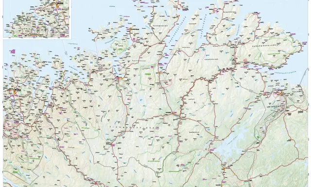 Detaljerad karta över Nordnorge med vägar, städer och fjäll. En inzoomad karta visar Senja och Kvaløya.