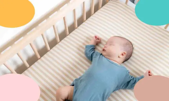 Bebé durmiendo plácidamente en su cuna. A veces, los **niños** pueden experimentar **sonambulismo** incluso en sus sueños más profundos.