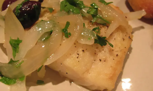 Morue grillée au four: les secrets d'une cuisson juteuse et savoureuse