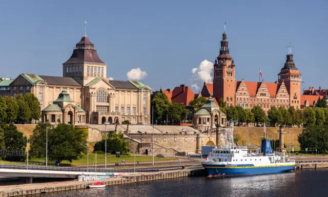 Szczecin: Jak dojechać? Wybierz najlepszy transport dla siebie!