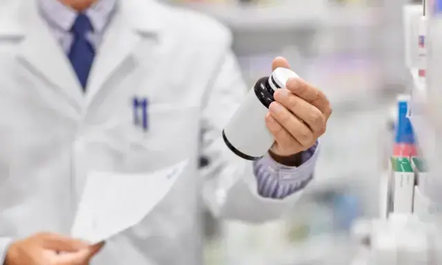 Tu medicamento no está en farmacia: ¿Qué hacer y tus derechos?