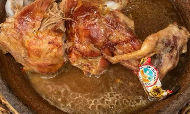Gastronomía de Valladolid: Del Lechazo al Vino, un Festín para ti