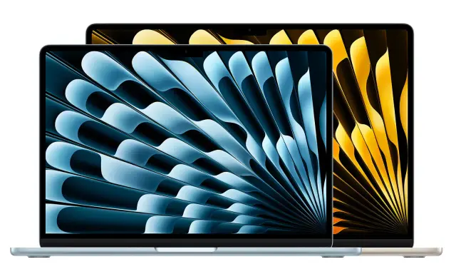 Dwa nowe MacBooki Air, jeden z niebieskim, drugi z żółtym wzorem na ekranie, gotowe do pracy.