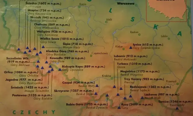 Mapa Polski z zaznaczonymi szczytami KGP, m.in. Śnieżką, Babia Górą i Rysami.