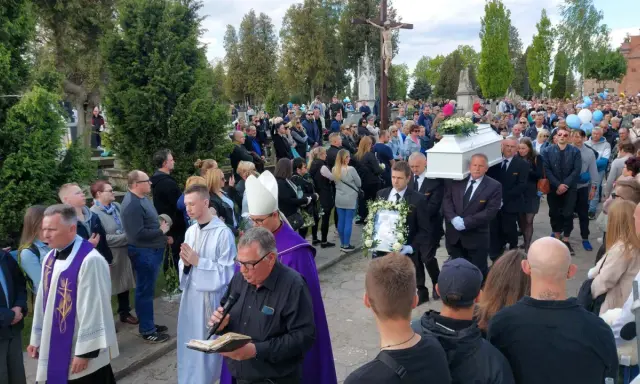 Potrzebujesz daty pogrzebu w Częstochowie? Oto jak ją znaleźć