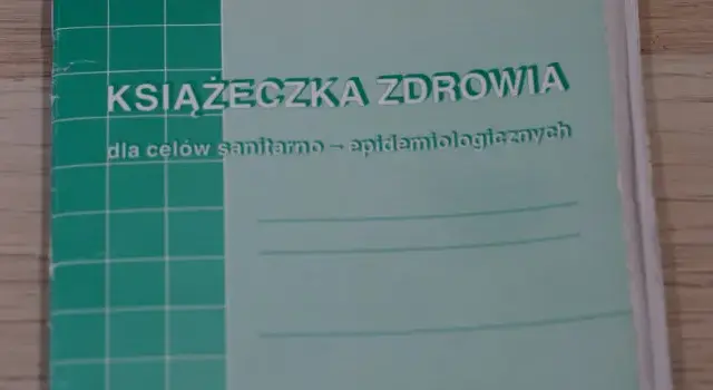 Książeczka sanepidowska w CV: 3 miejsca i gotowe frazy zatrudnij się!