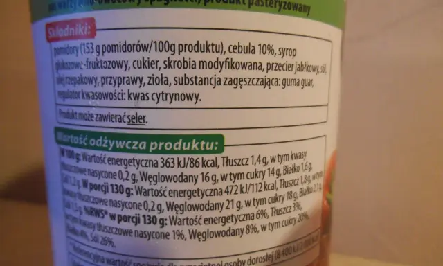 Etykieta sosu spaghetti Culineo z Biedronki z listą składników i wartością odżywczą.