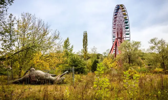 Parques de atracciones abandonados: historias de nostalgia y misterio