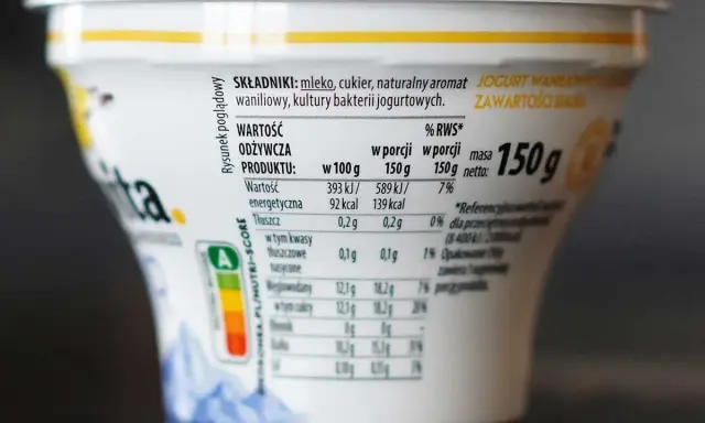 Jogurt skyr waniliowy 150g. Wartość odżywcza: 139 kcal w porcji. Idealny na szybką przekąskę.