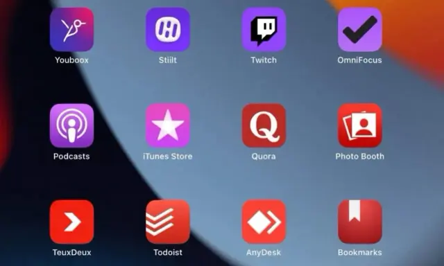 Organiser ses applications iPhone : Youboox, Stiilt, Twitch, OmniFocus, Podcasts, iTunes Store, Quora, Photo Booth, TeuxDeux, Todoist, AnyDesk, Bookmarks.